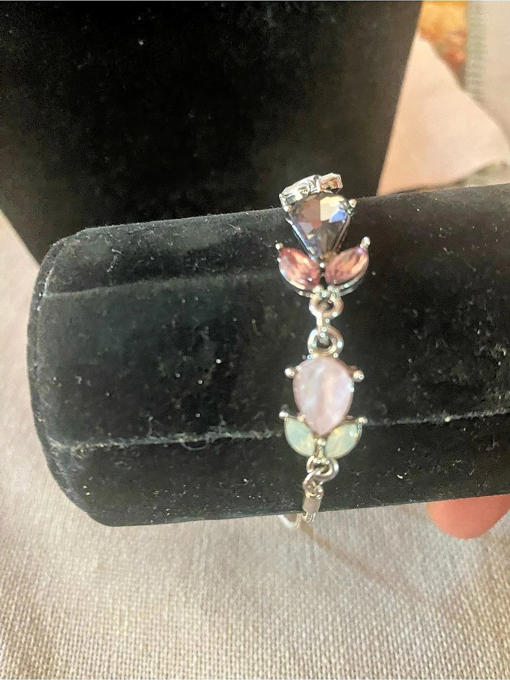 Crystal stones in pear shape Adjustable Bracelet in silvertone.